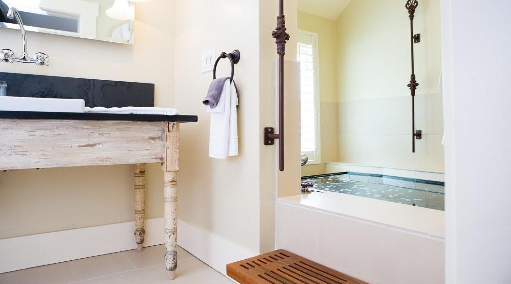 Farmhouse Inn Forestville Екстериор снимка